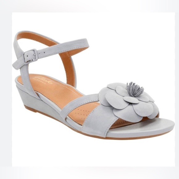 Clarks Light Gray Floral Sandals - Picture 1 of 11